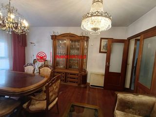 Piso en venta en Plaza España - Villa Pilar - Reyes Católicos - Vadillos en Burgos