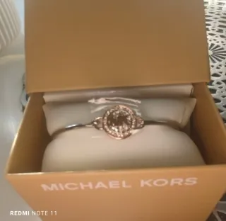 Pulsera Michael Kors MK Circonitas con etiqueta