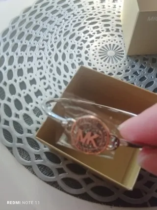 Pulsera Michael Kors MK Circonitas con etiqueta