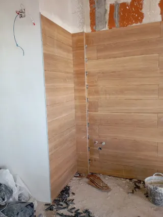 Pavimento y alicatado