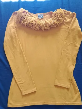 Jersey mujer cuello adornado amarillo