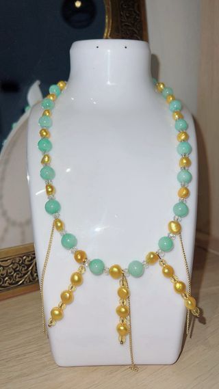 Collar elegante piedras y perlas naturales