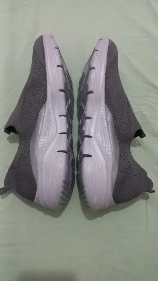 Zapatillas tipo Skechers Talla 46 Gris