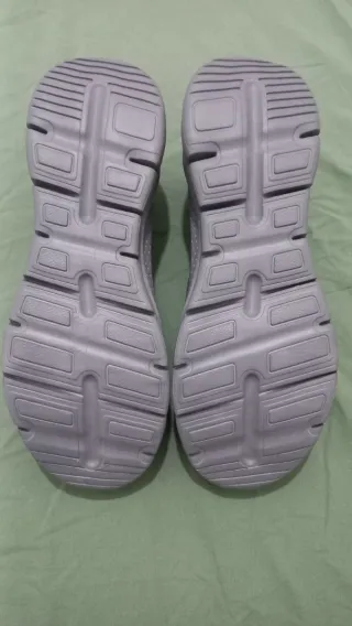 Zapatillas tipo Skechers Talla 46 Gris