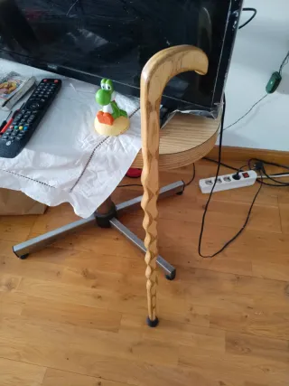 Bastón de olivo artesanal