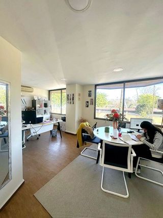 Oficina en alquiler en Los Remedios en Sevilla