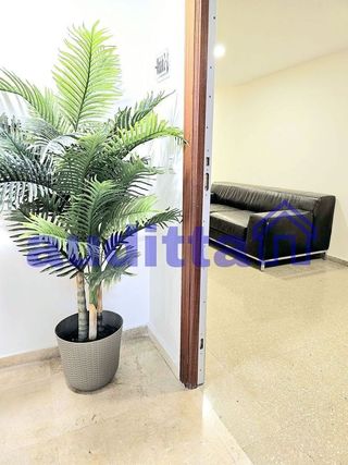 Oficina en alquiler en Los Remedios en Sevilla