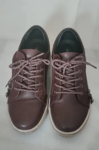 Zapatos Sra. Color Burdeos Talla 39.