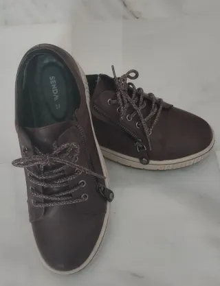 Zapatos Sra. Color Burdeos Talla 39.