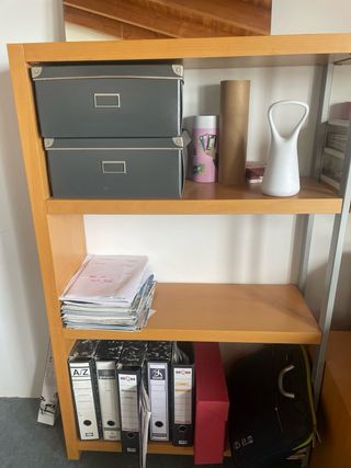 Mesa y estanteria de estudio madera y metal