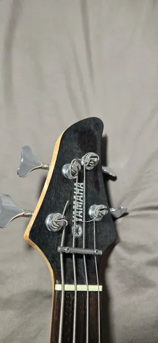 Bajo electrico + amplificador + funda + paral + 2