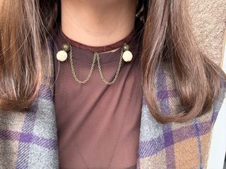 Gargantilla con cadena y colgantes