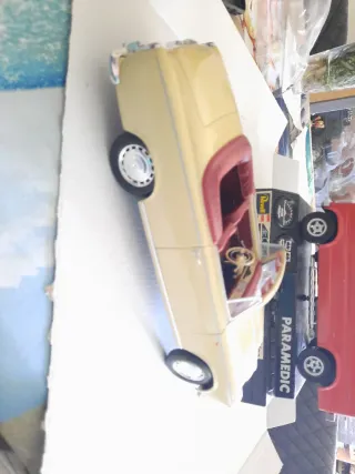 Coches a escala 1:18 Peugeot 403 cabriolet solido