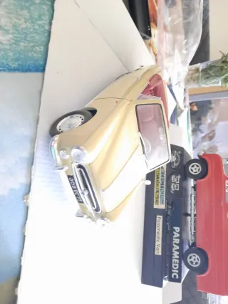Coches a escala 1:18 Peugeot 403 cabriolet solido