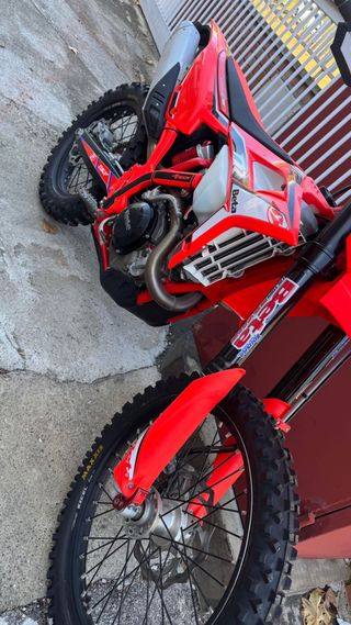 Beta RR 350c.c. Enduro 2022 Roja