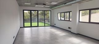 Oficina en alquiler en Santa Cruz - Industria - Polígono Campollano en Albacete