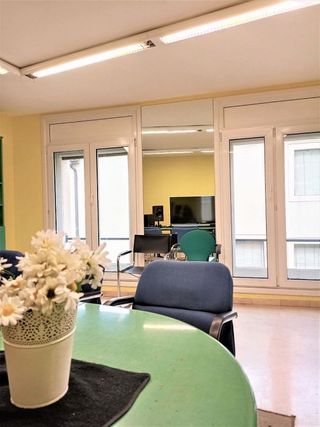Oficina en alquiler en Ca n'Aurell en Terrassa