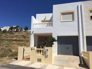 Casa adosada en venta en Carboneras