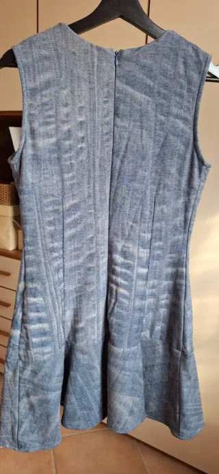 Abito Rinascimento al ginocchio con perle