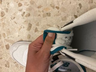 Zapatillas New Balance Blancas y Teal