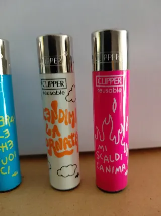 4 accendini Clipper colorati