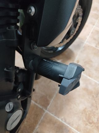 Kawasaki ER6n con ABS y limitada en papeles