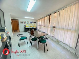 Local comercial en venta en Piscinas en Villarreal