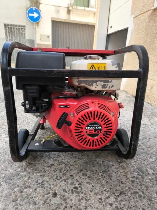 Generador Gesan trifásico 7KVA Honda GX390