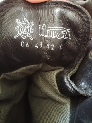 Botas de cuero negras con cordones