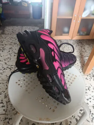 Tenis Nike Negro y Rosa