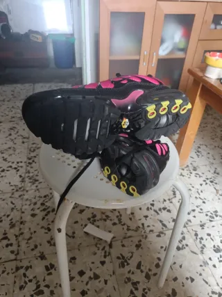 Tenis Nike Negro y Rosa