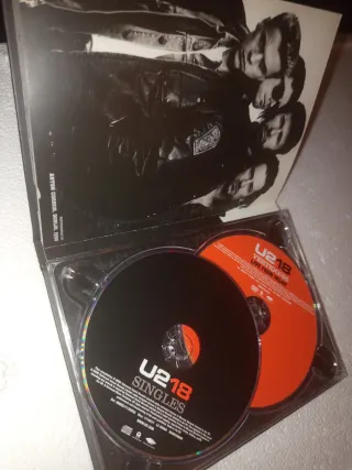 CD U2 18 Singles edición de lujo