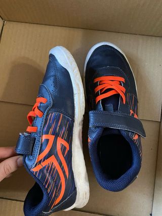 Zapatillas niño Artengo azul y naranja