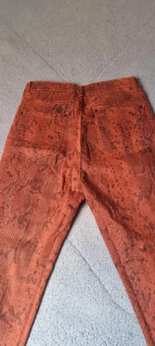 Pantalón estampado serpiente mujer