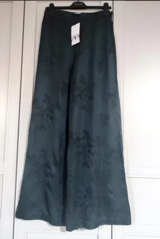 Traje Zara kimono y pantalón nuevo