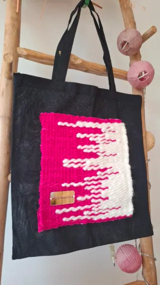 Totebag con tapiz tejido a mano