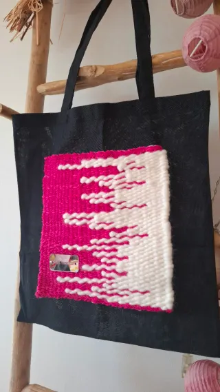 Totebag con tapiz tejido a mano