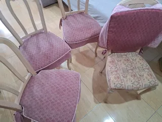 Sillas de comedor de madera y tela