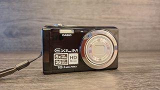 Cámara Digital Casio EX-Z28 16.1 MP Negra