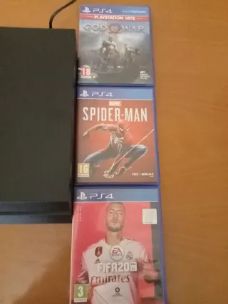 PS4 (PlayStation 4) Negra + Juegos