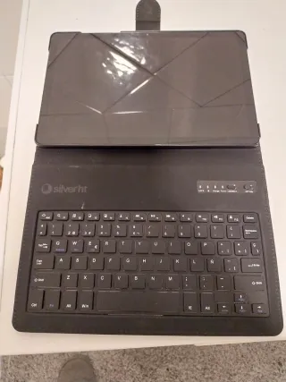 Samsung Galaxy Tab A9+ SM-X210 Con funda de teclad