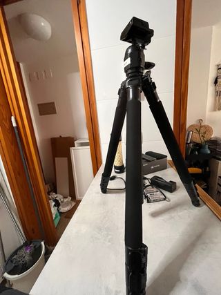 Cámara 360 Ricoh, Trípode, Flash y Cargador