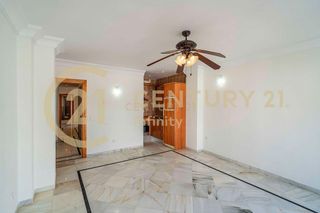 Piso en venta en Zona Puerto Deportivo en Fuengirola