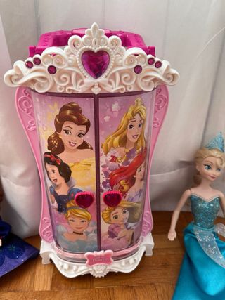 Muñecas Elsa y Ana + Armario Princesas Disney