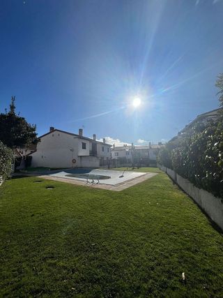 Casa adosada en alquiler en Soto del Real