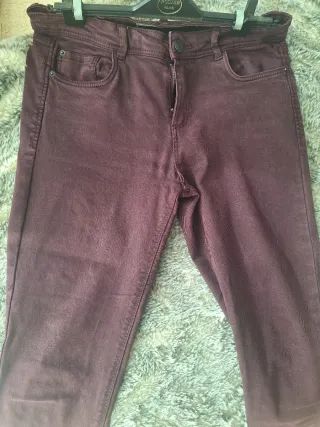 Pantalón burgundy Zara talla 40 granate