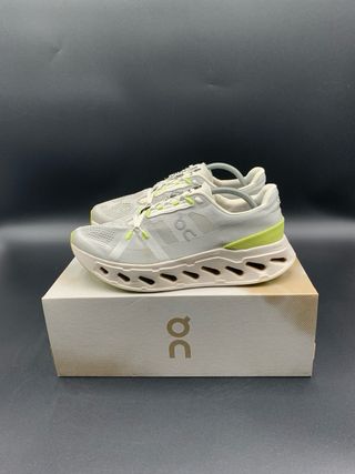 On Cloudeclipse Verde y Blanco