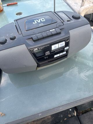 Radio CD JVC portátil