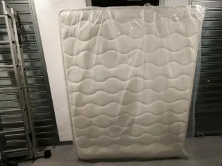 Canapé de matrimonio y Colchón Pikolin