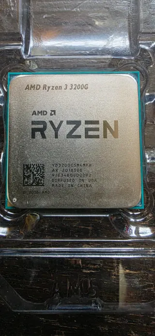 Procesador AMD Ryzen 3 3200G + Disipador